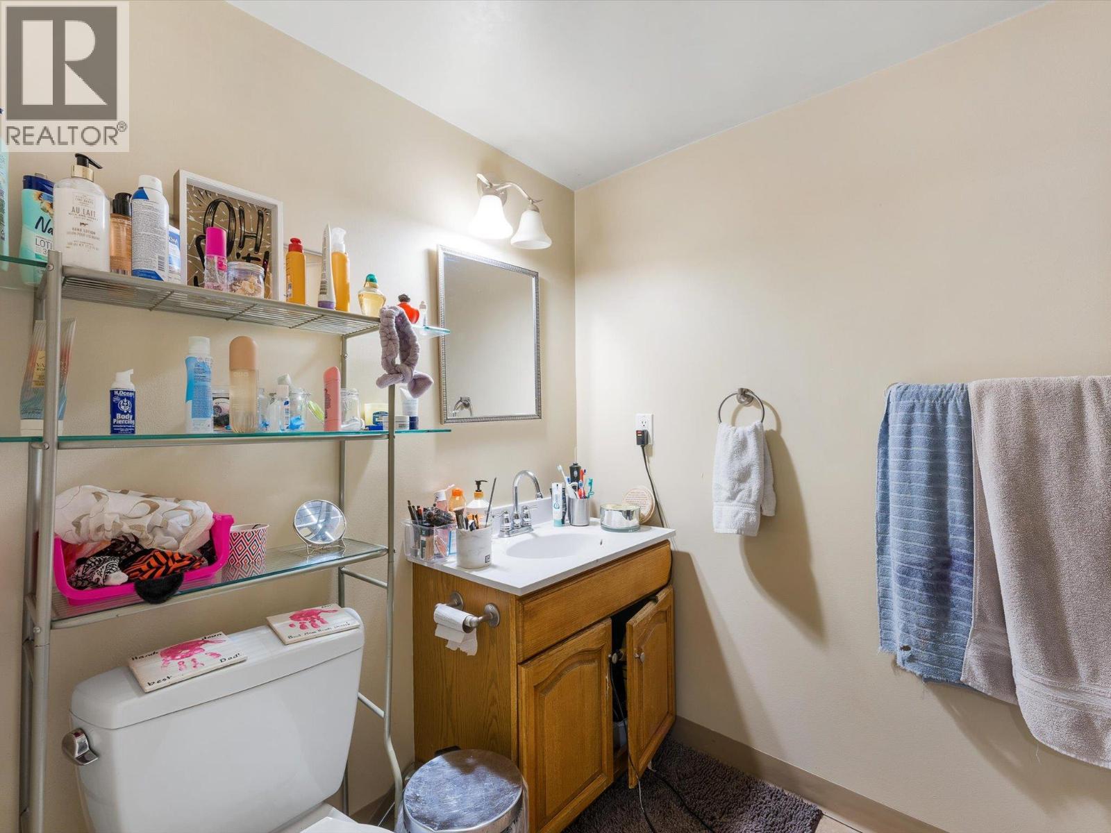 Suite Bathroom - 3368 Mciver Road, West Kelowna, BC