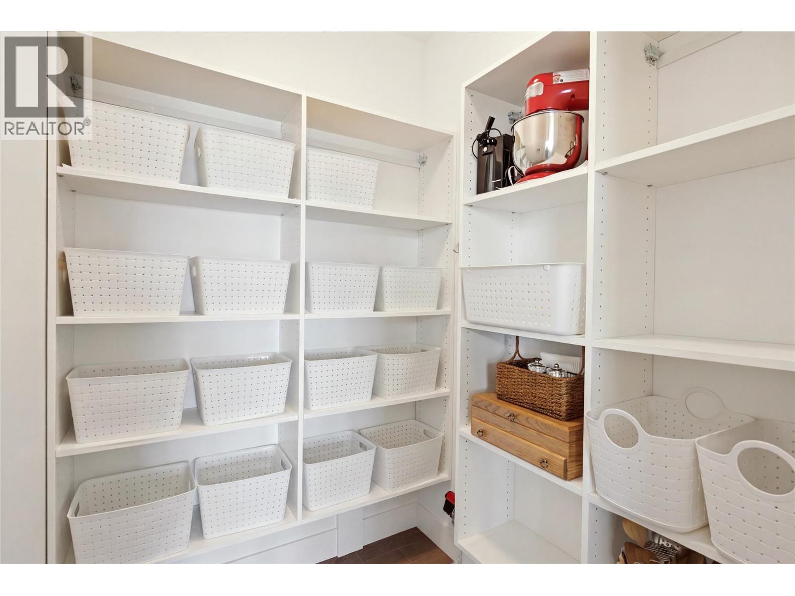 Pantry - 1530 Winter Lane, Kelowna, BC