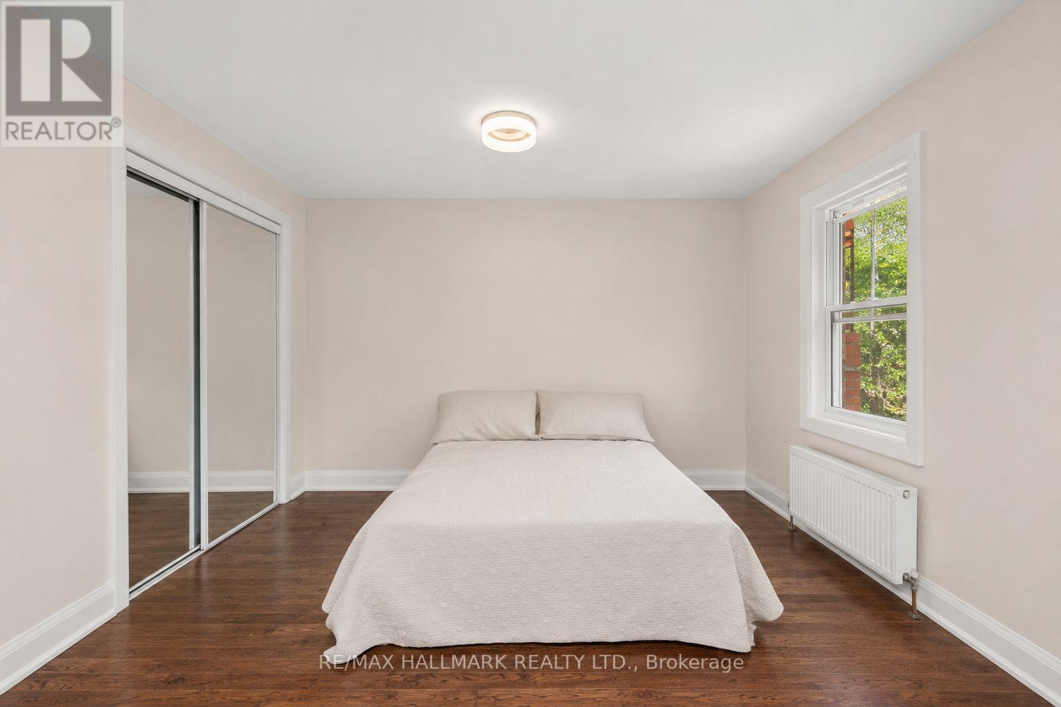 8 Davies Crescent, Toronto, ON