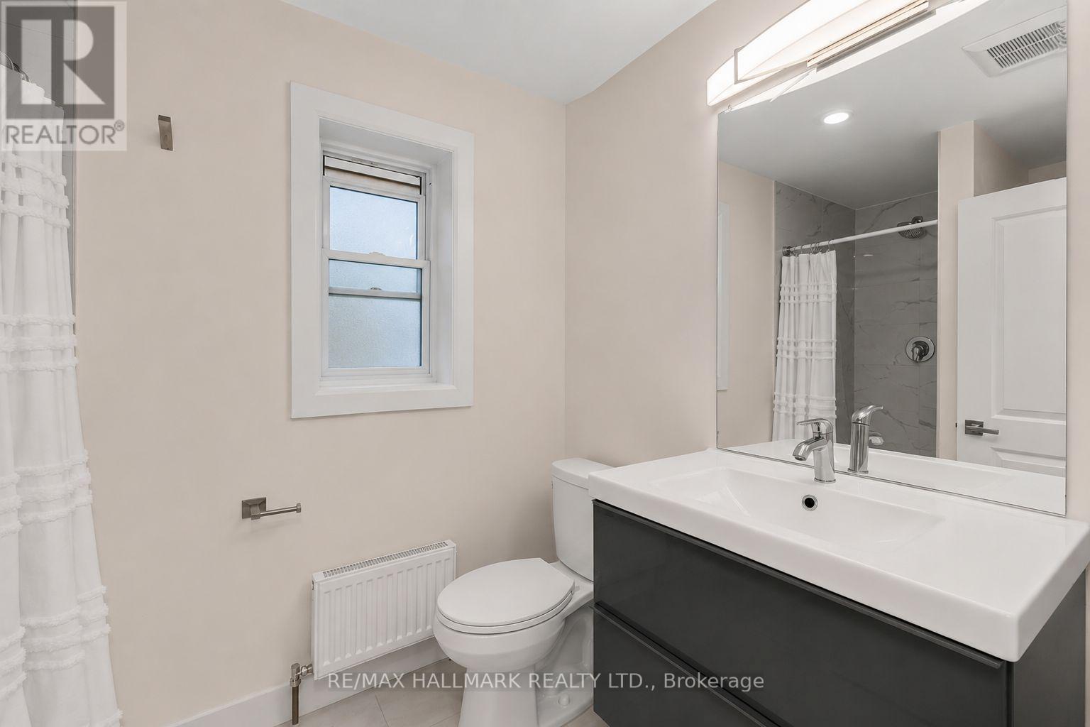 8 Davies Crescent, Toronto, ON