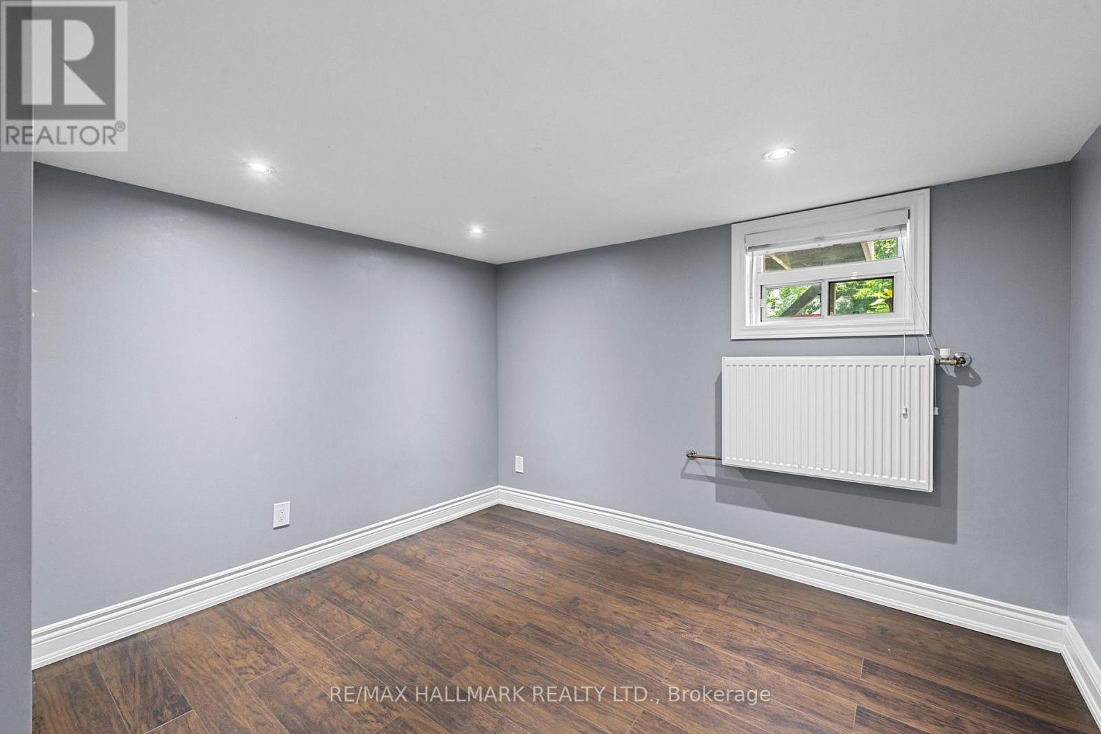 8 Davies Crescent, Toronto, ON