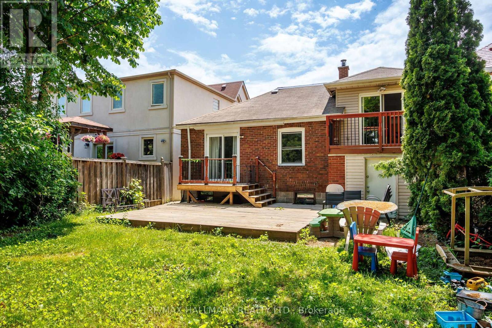 8 Davies Crescent, Toronto, ON