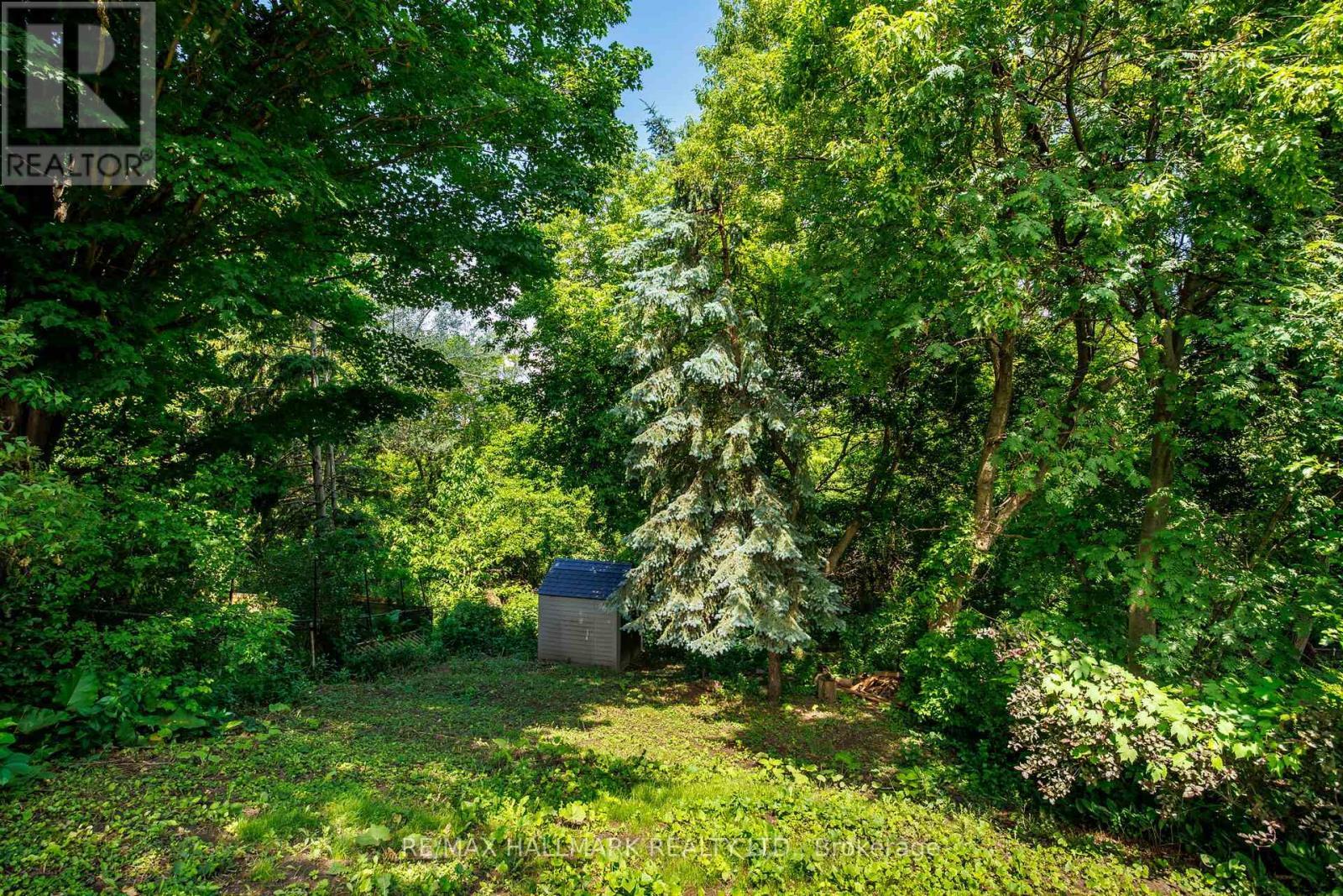 8 Davies Crescent, Toronto, ON