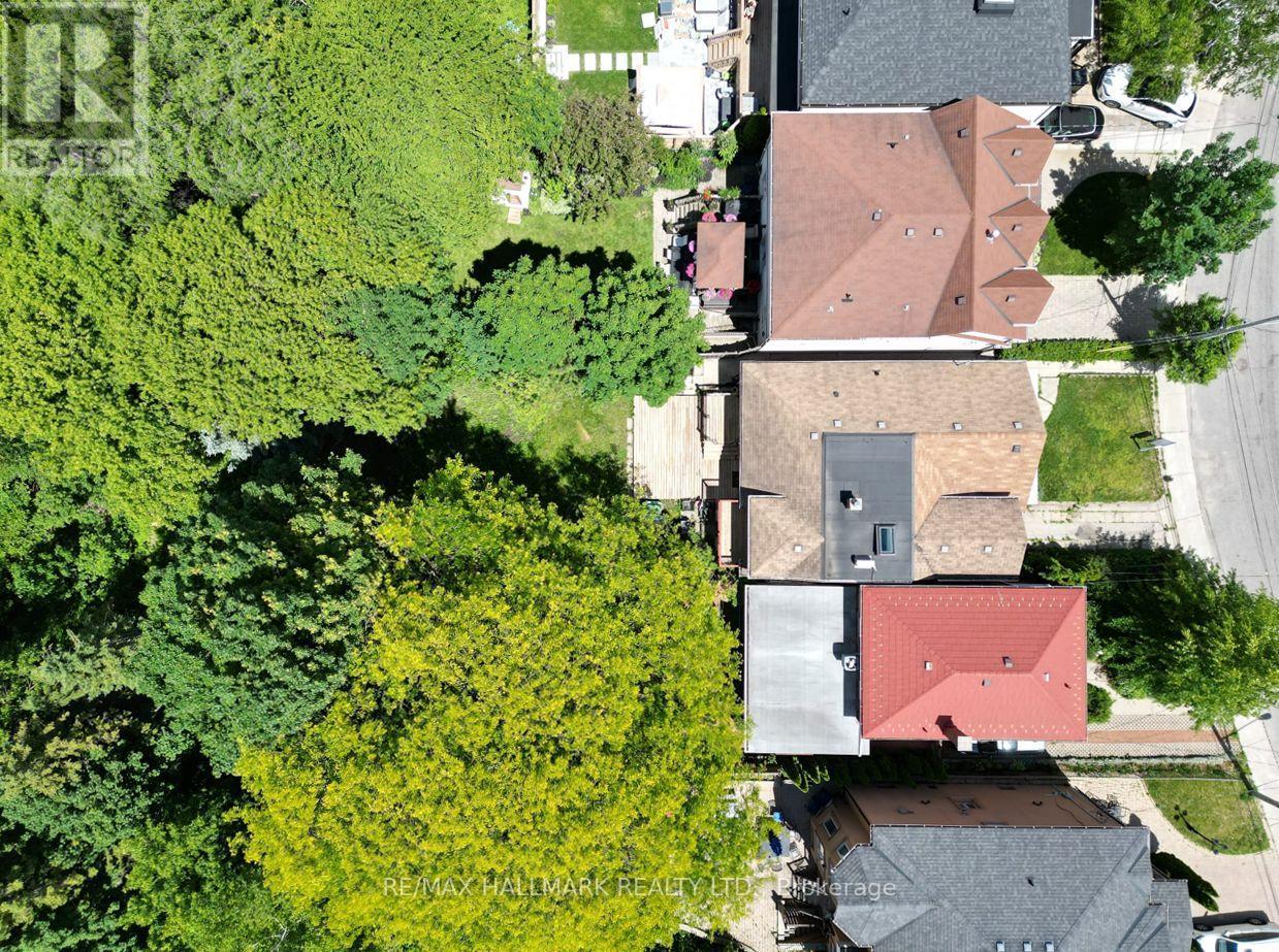 8 Davies Crescent, Toronto, ON