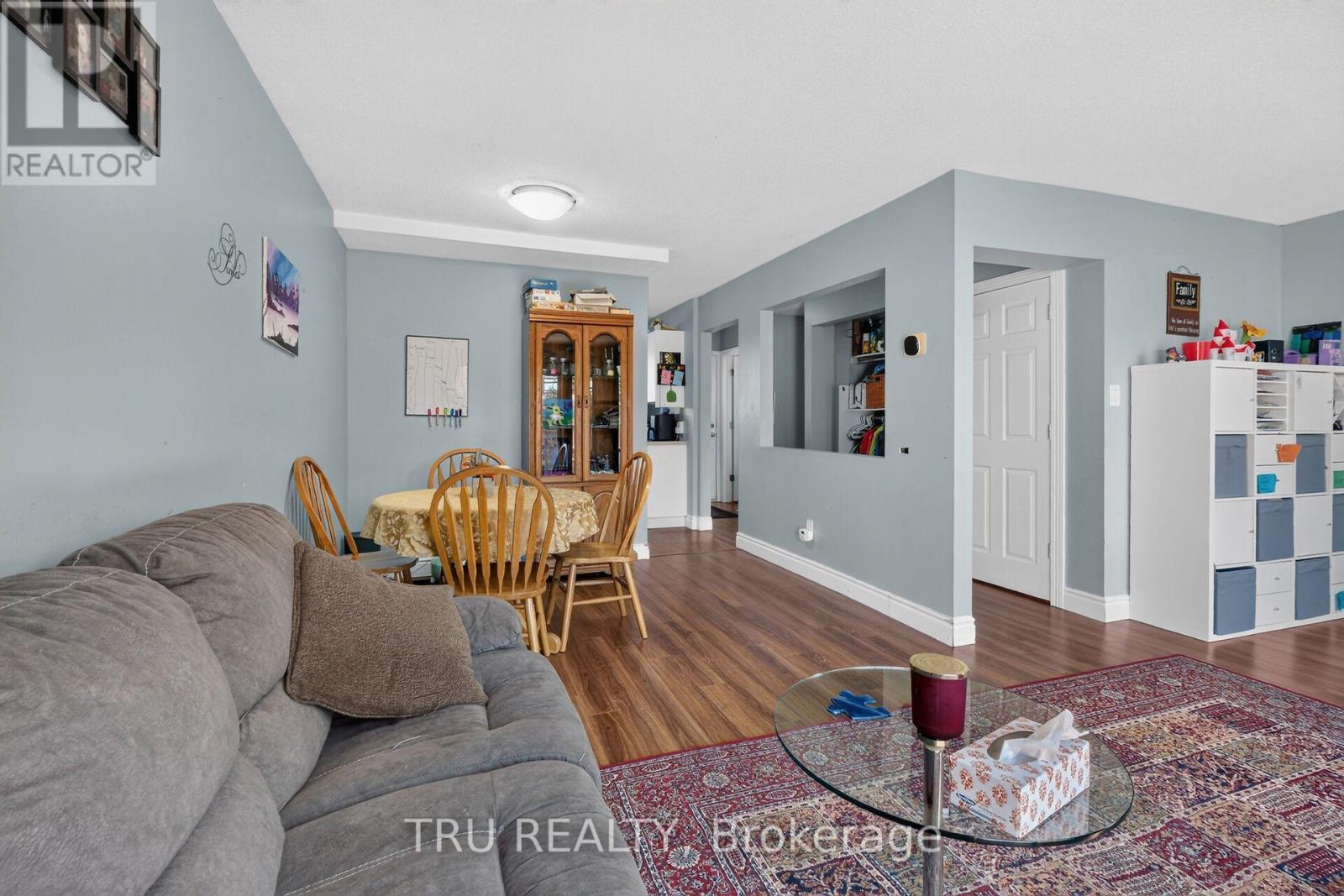 369 Mockingbird Drive, Ottawa, ON