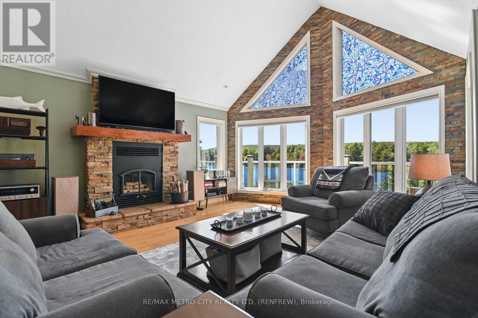 144 Flying Club Road, Greater Madawaska, ON