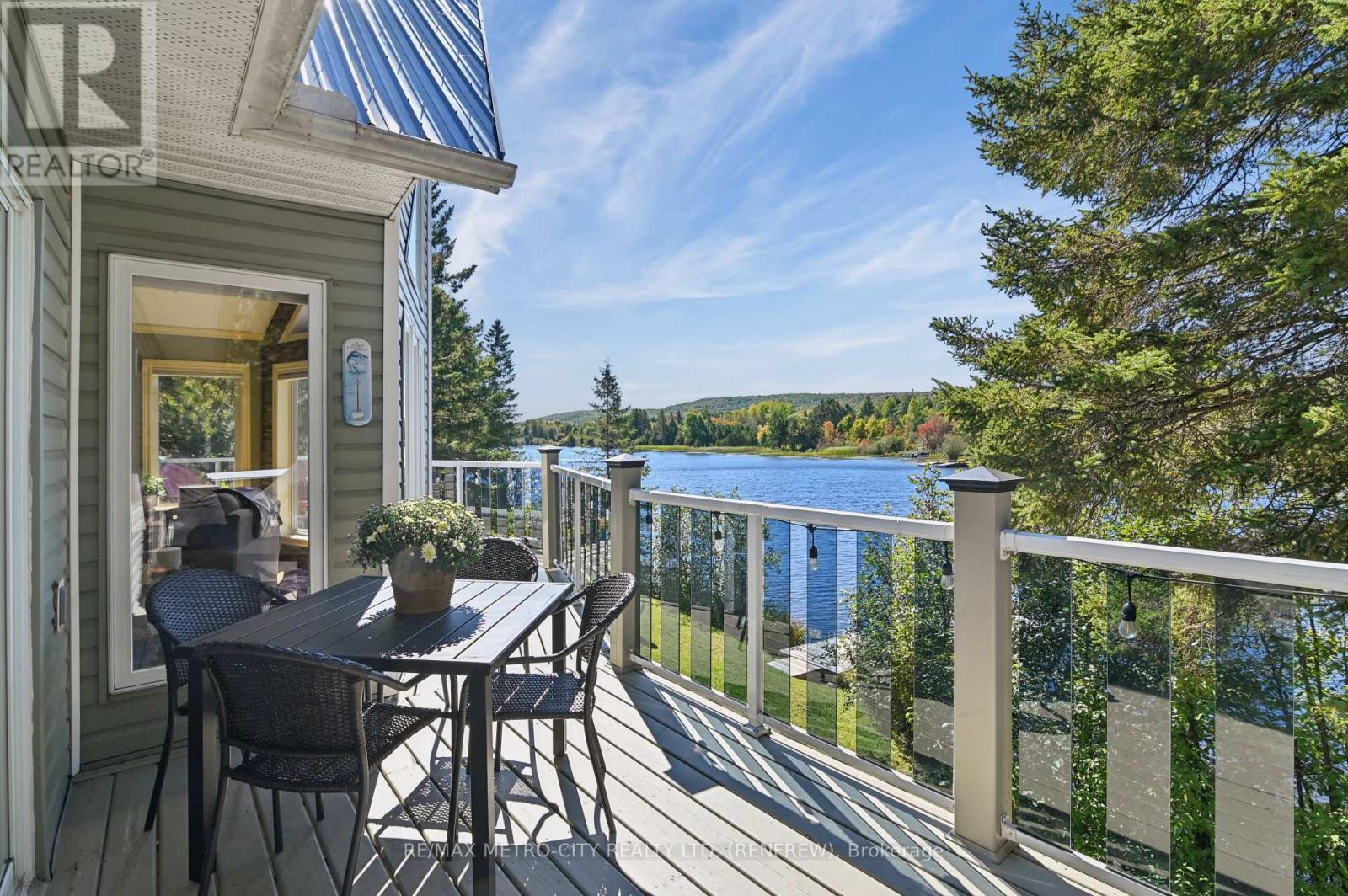 144 Flying Club Road, Greater Madawaska, ON