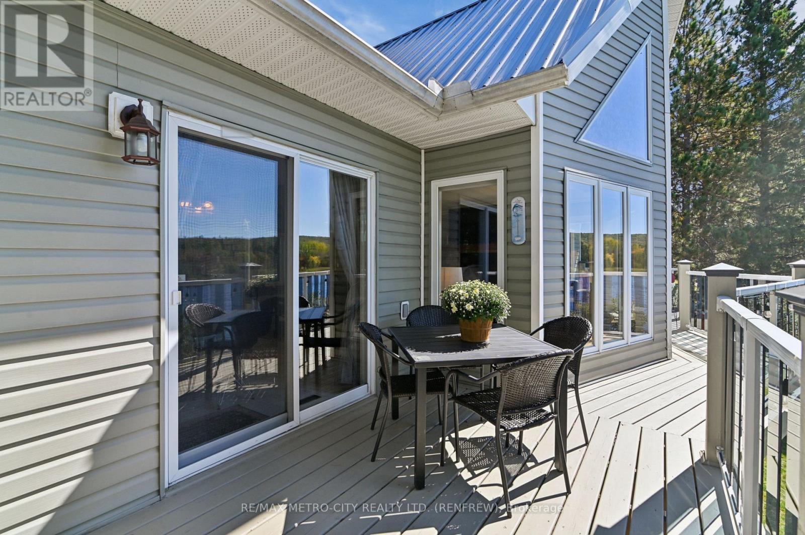 144 Flying Club Road, Greater Madawaska, ON