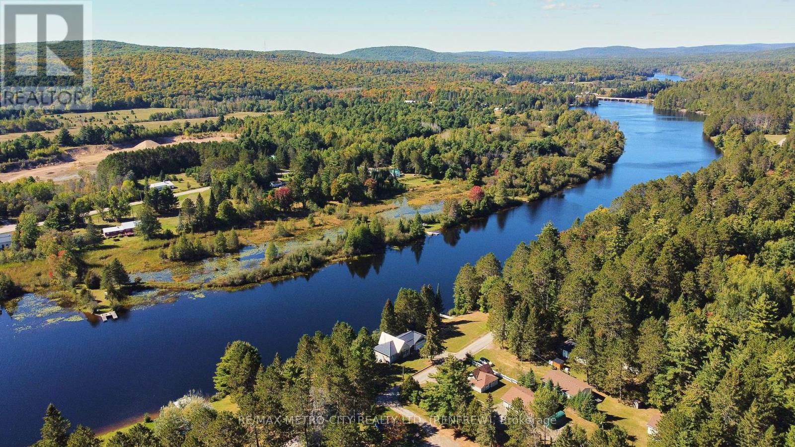 144 Flying Club Road, Greater Madawaska, ON