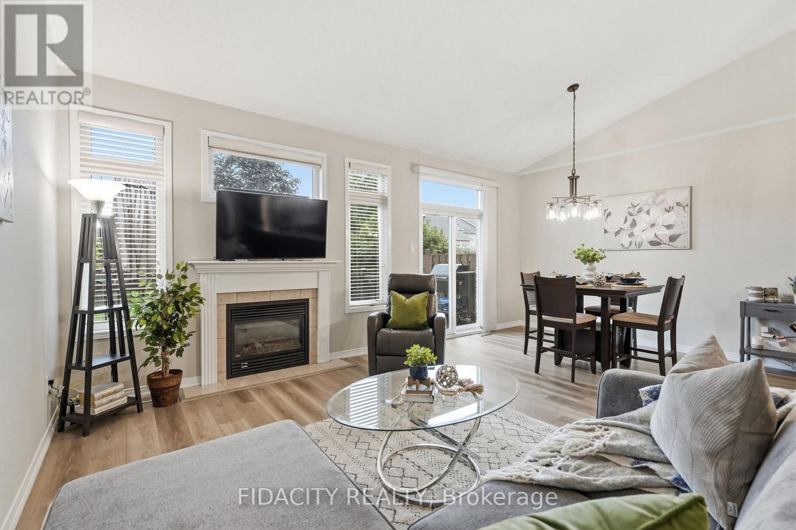 925 Burwash Landing, Ottawa, ON