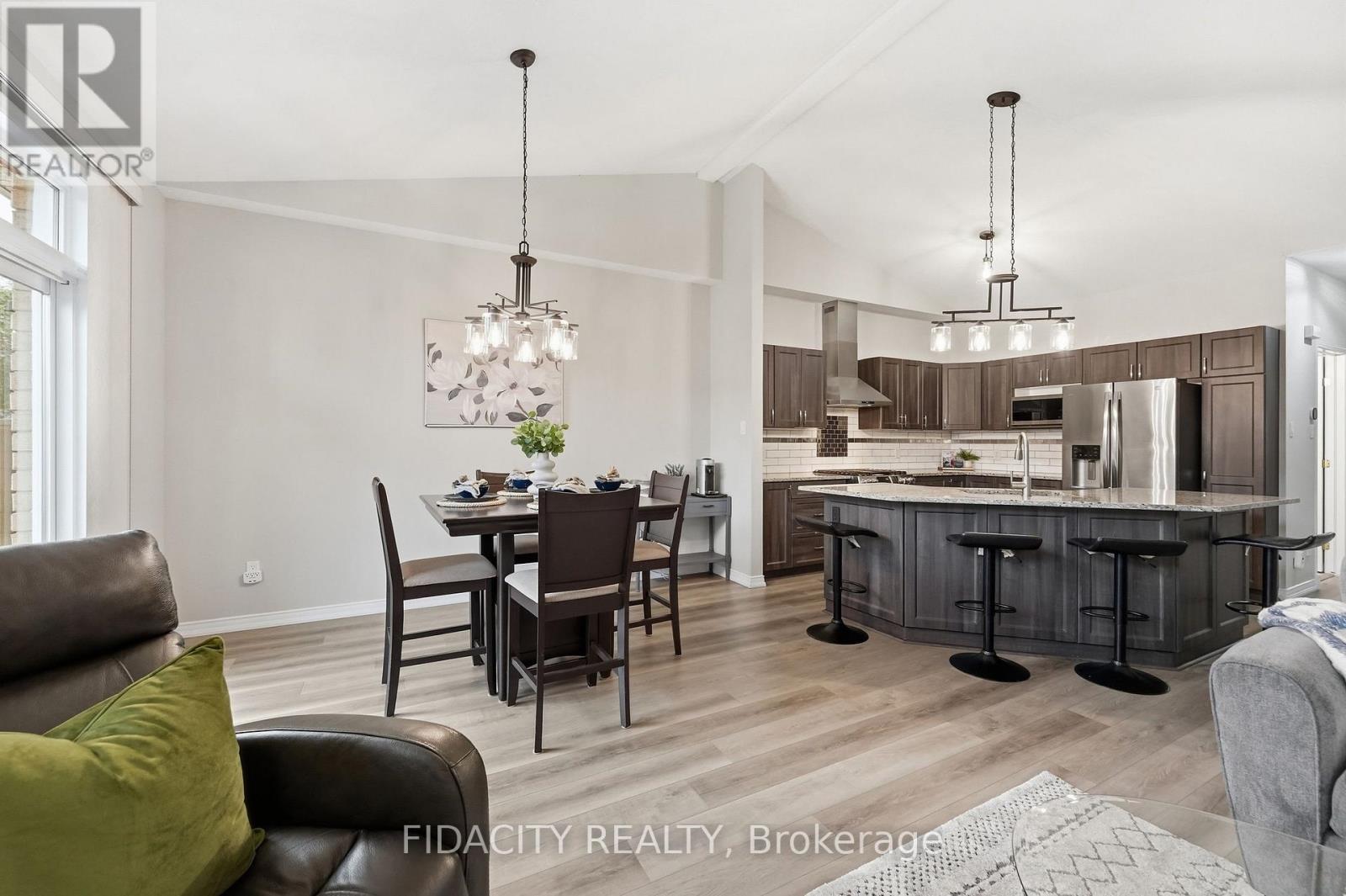 925 Burwash Landing, Ottawa, ON