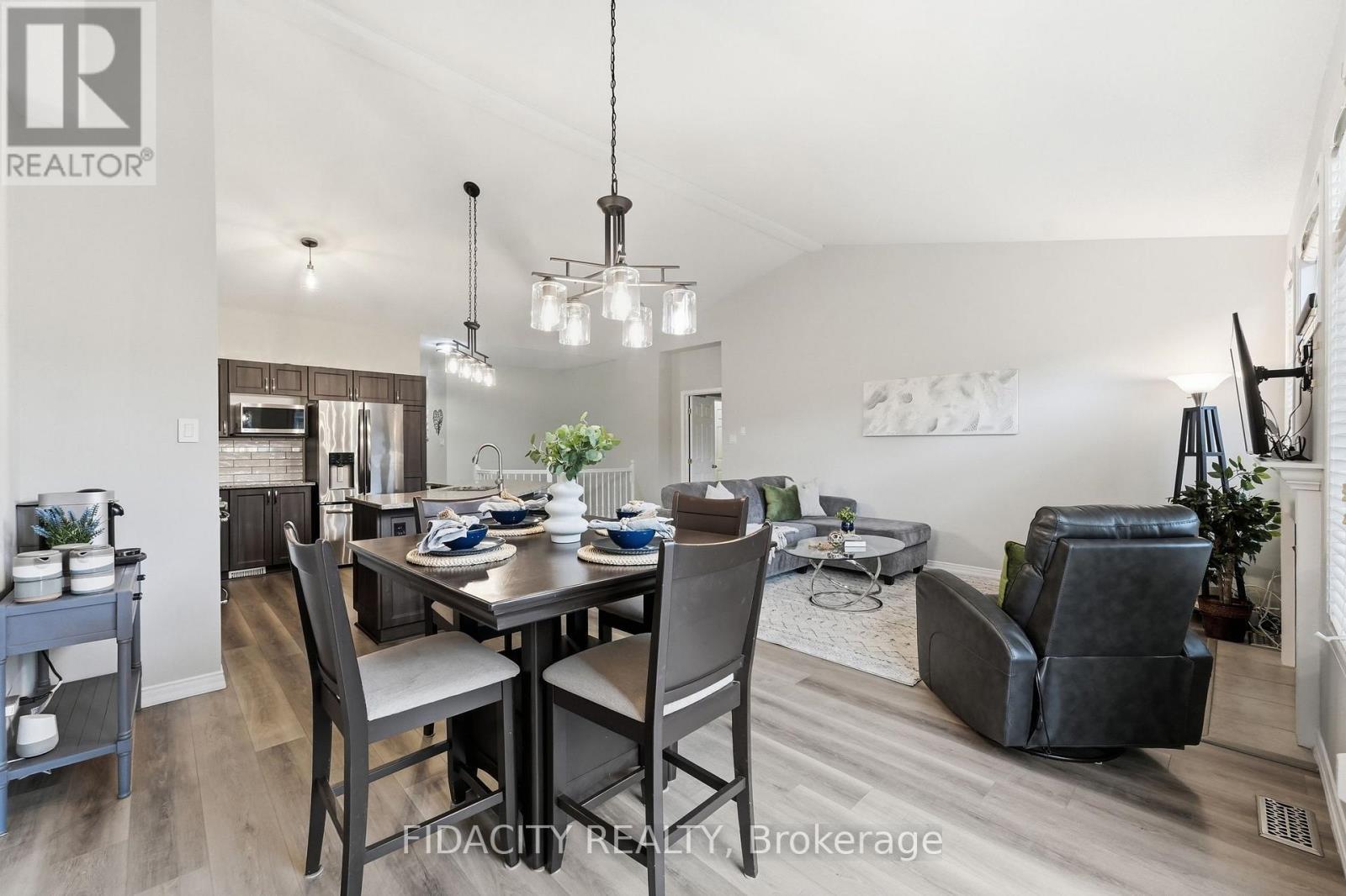 925 Burwash Landing, Ottawa, ON