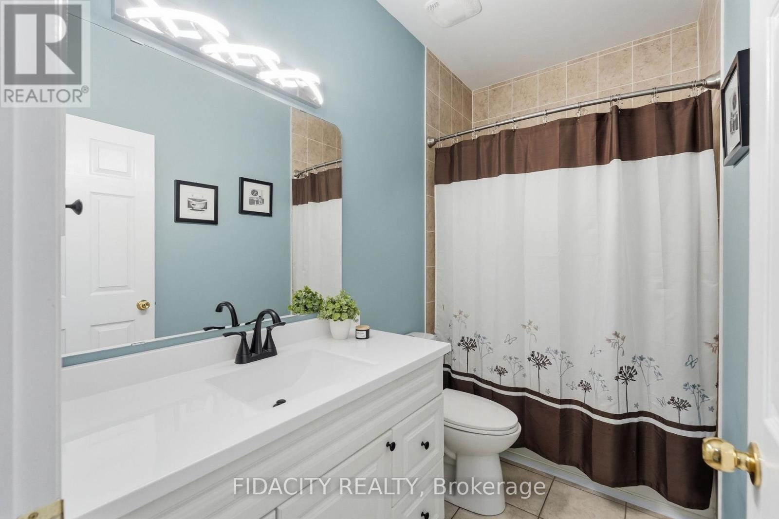 925 Burwash Landing, Ottawa, ON