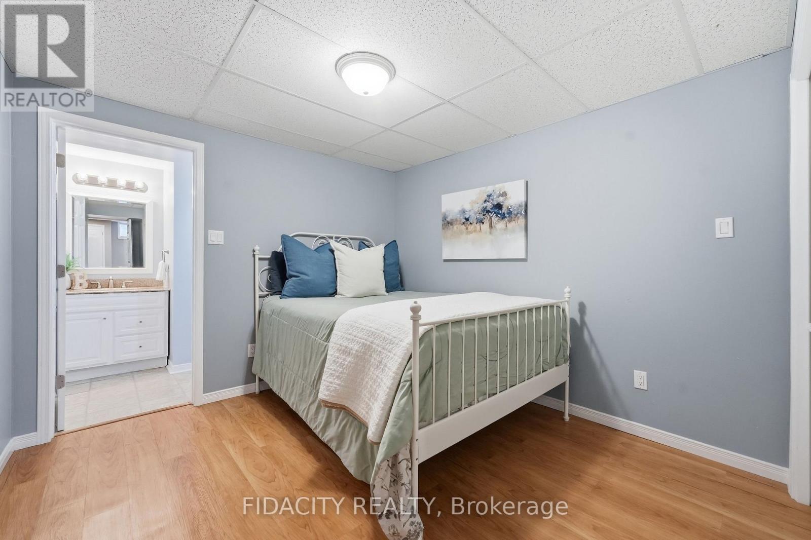 925 Burwash Landing, Ottawa, ON