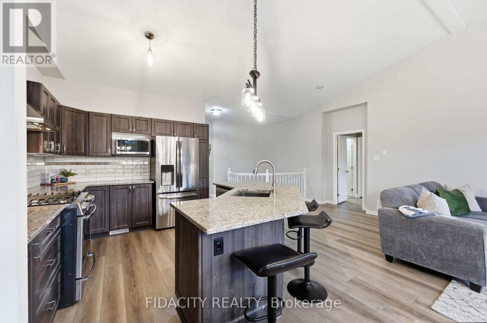 925 Burwash Landing, Ottawa, ON