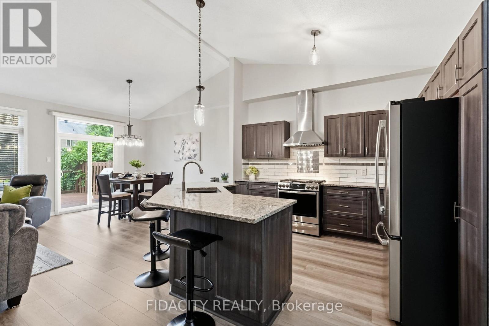 925 Burwash Landing, Ottawa, ON