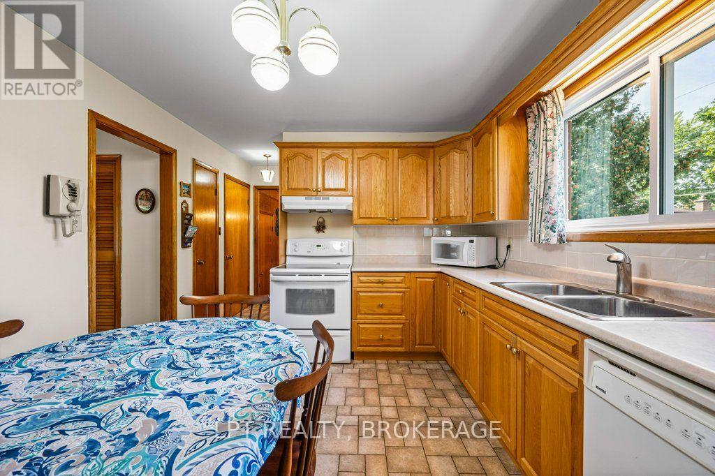 124 Campbell Crescent, Kingston (Central City West), ON