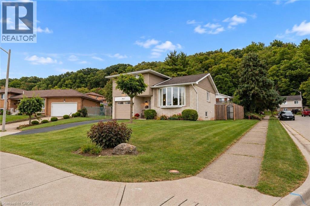 12 Brae Crest Drive, Hamilton, ON