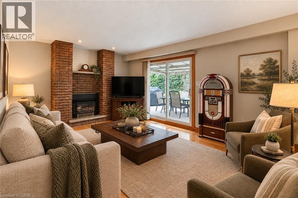 Virtually Staged - 12 Brae Crest Drive, Hamilton, ON