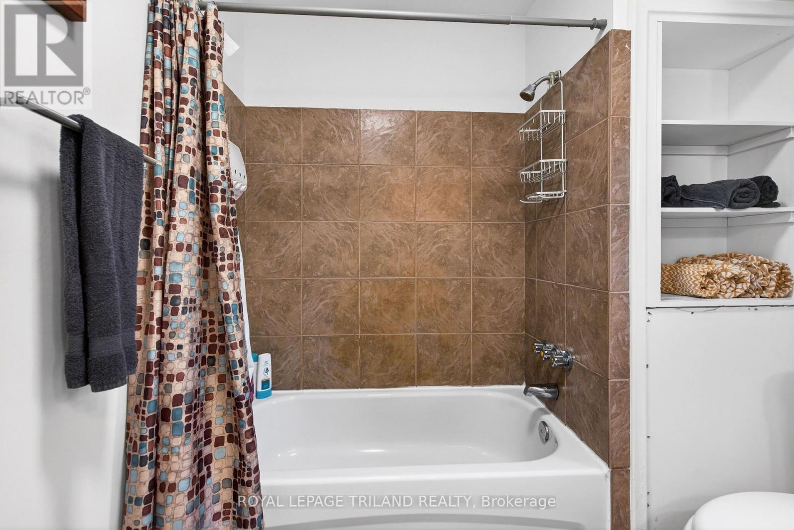 1223 Sunningdale Road E, London North (North C), ON