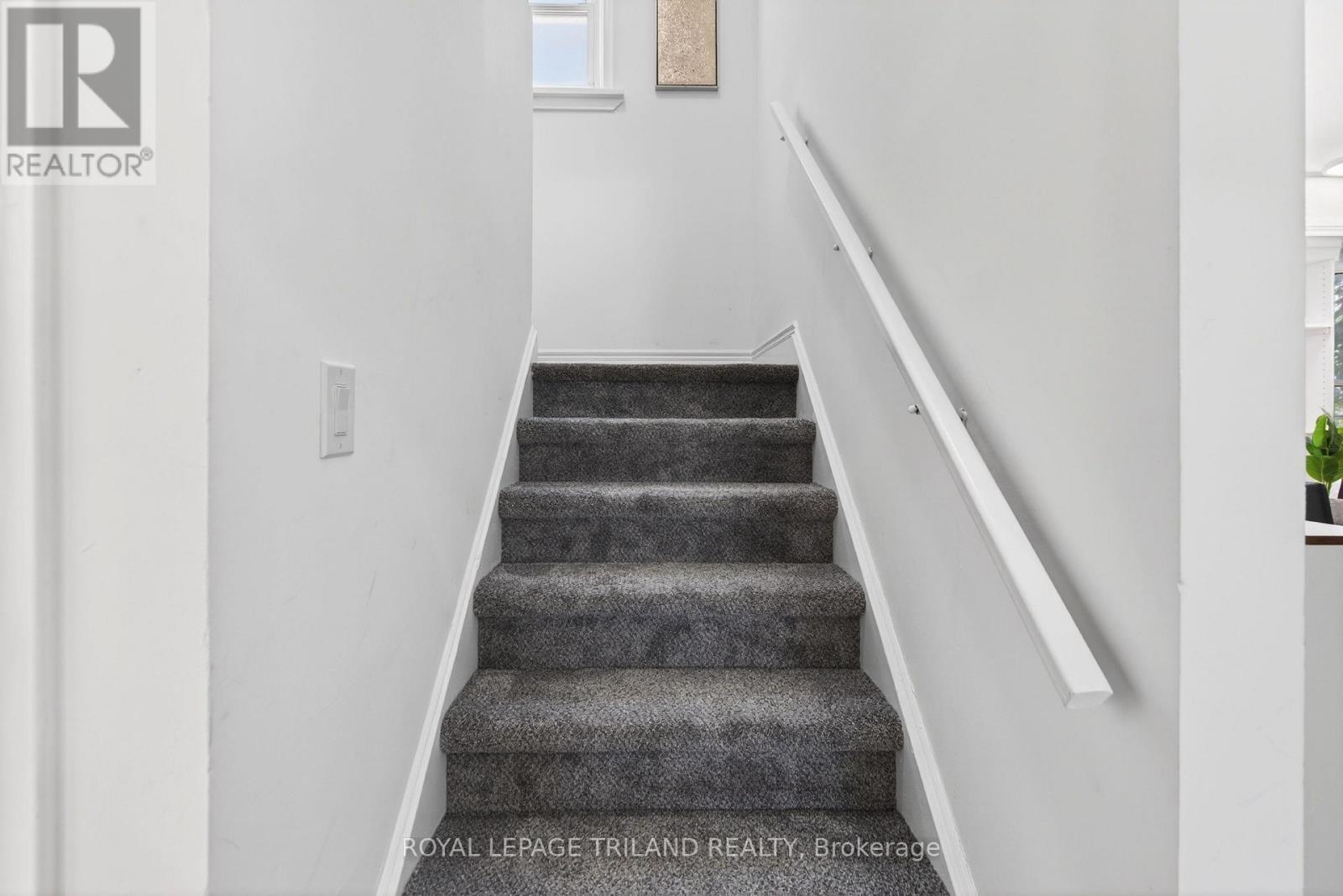 1223 Sunningdale Road E, London North (North C), ON