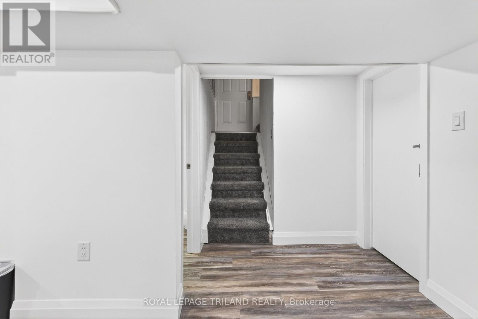 1223 Sunningdale Road E, London North (North C), ON