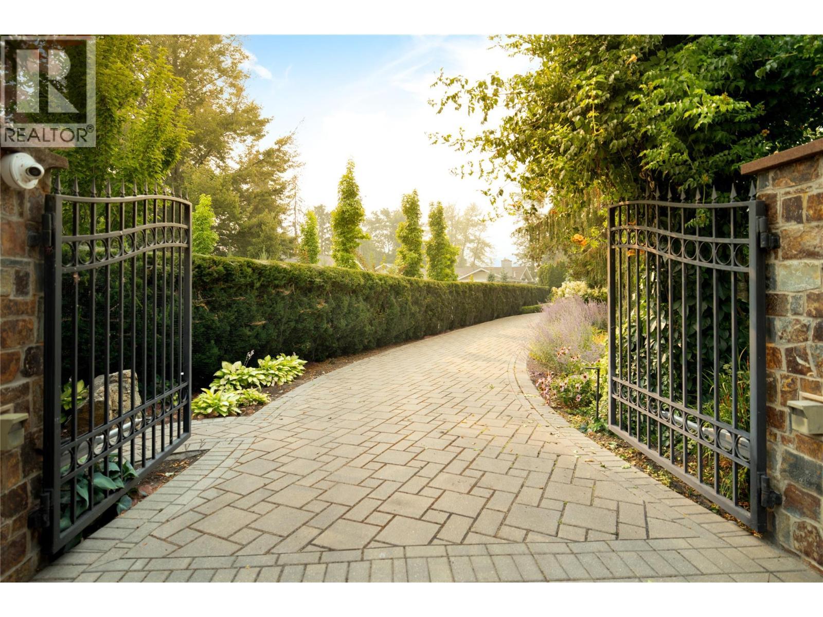 4388 Hobson Road, Kelowna, BC