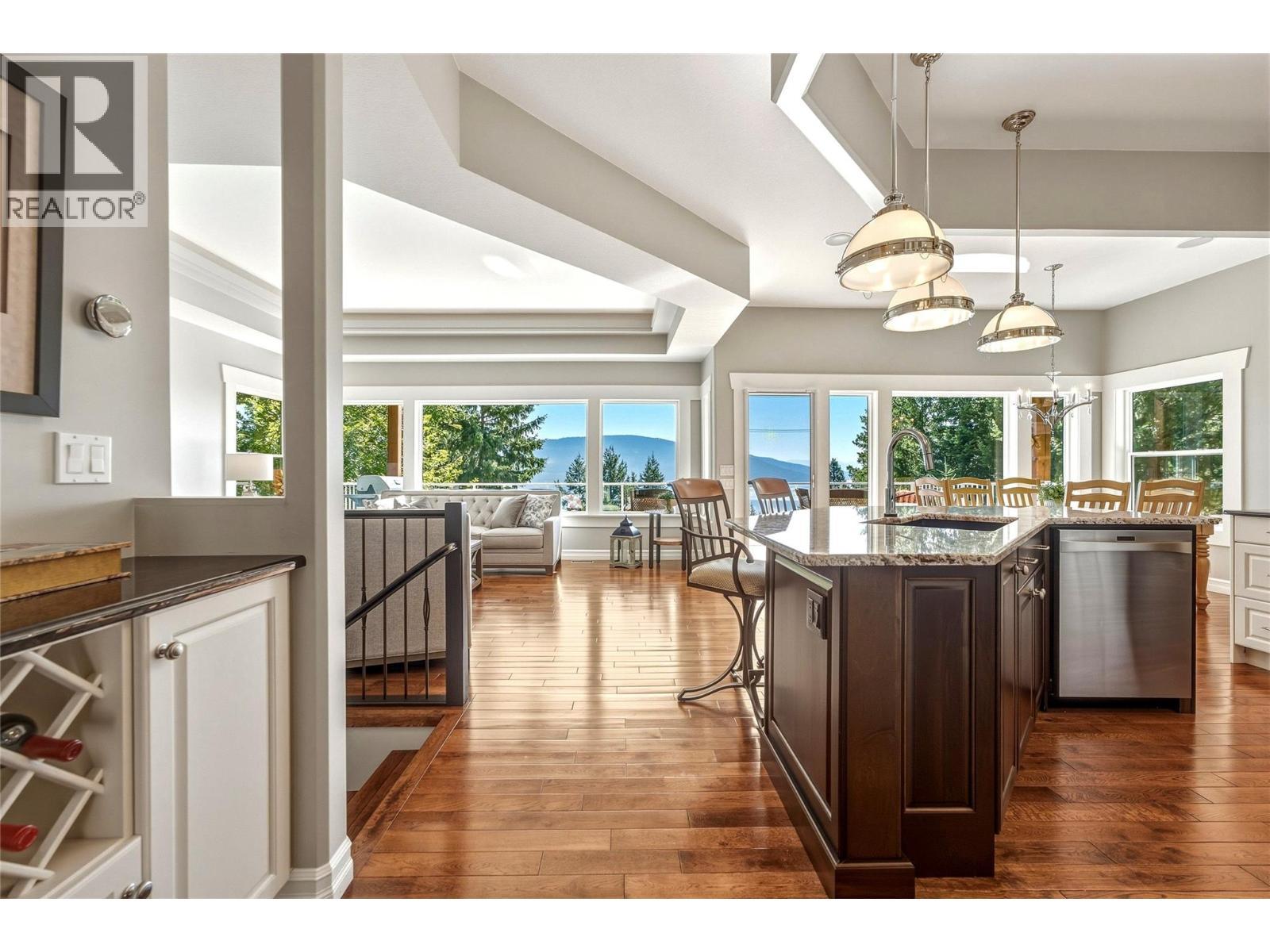 642 Mountain Drive, Vernon, BC