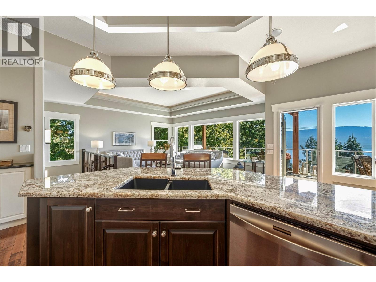 642 Mountain Drive, Vernon, BC