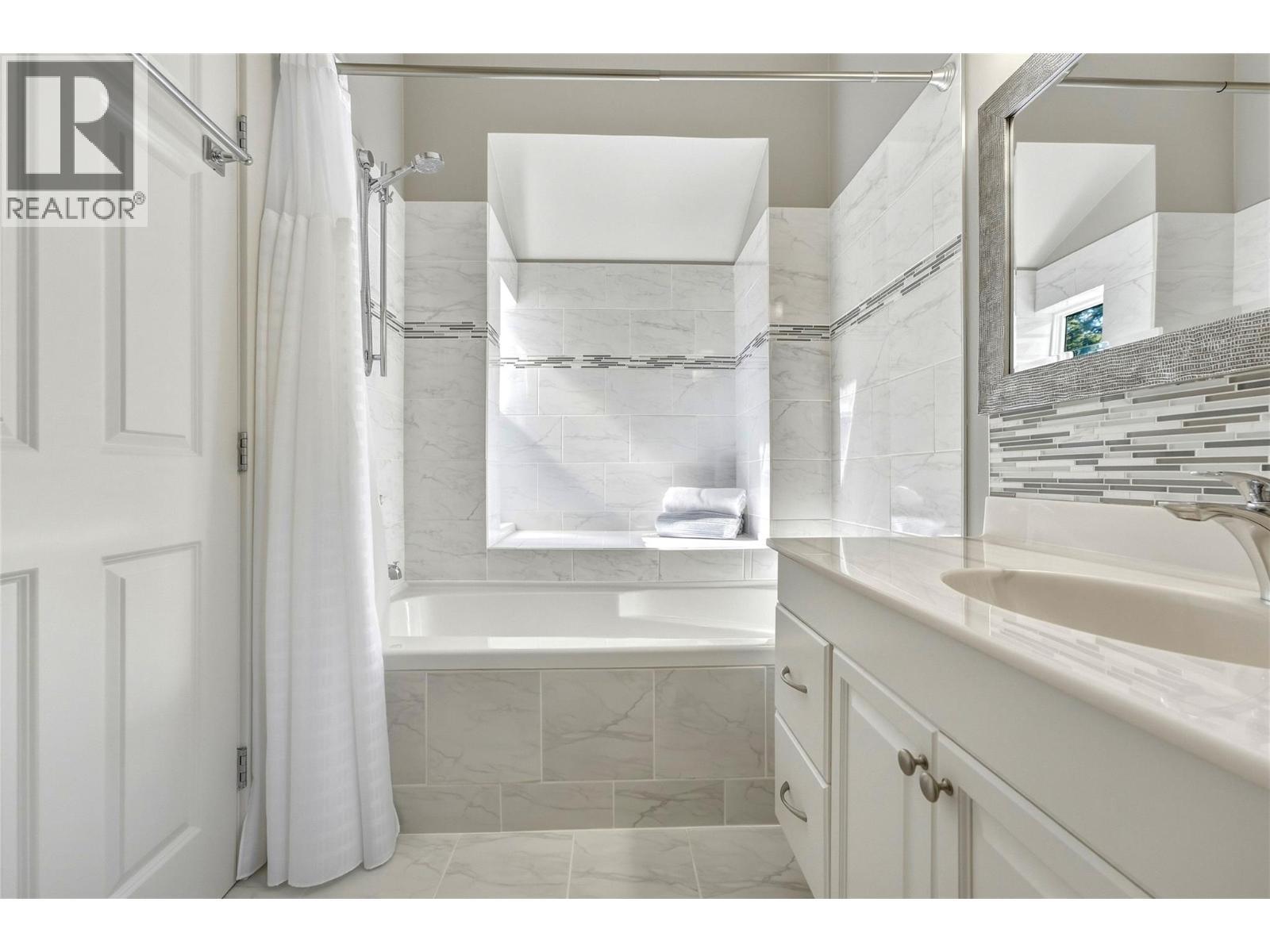 642 Mountain Drive, Vernon, BC