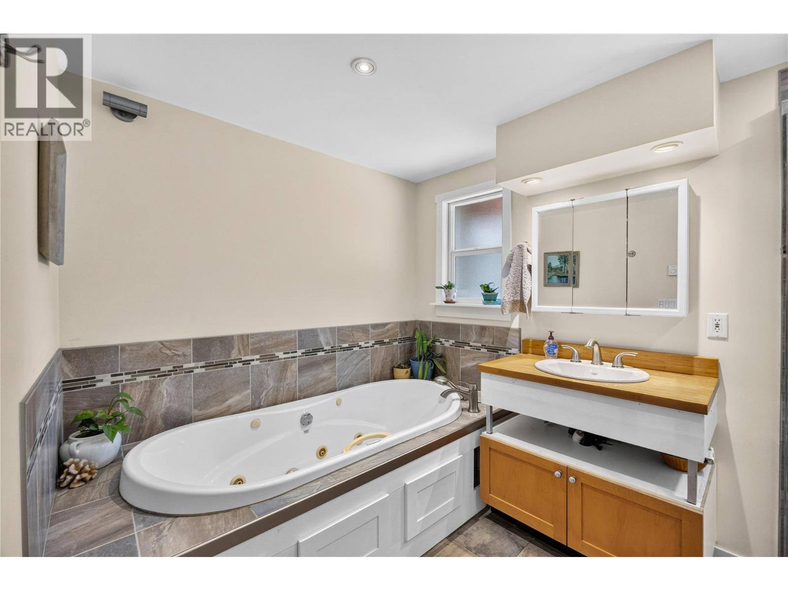 199 Farleigh Lake Road, Penticton, BC