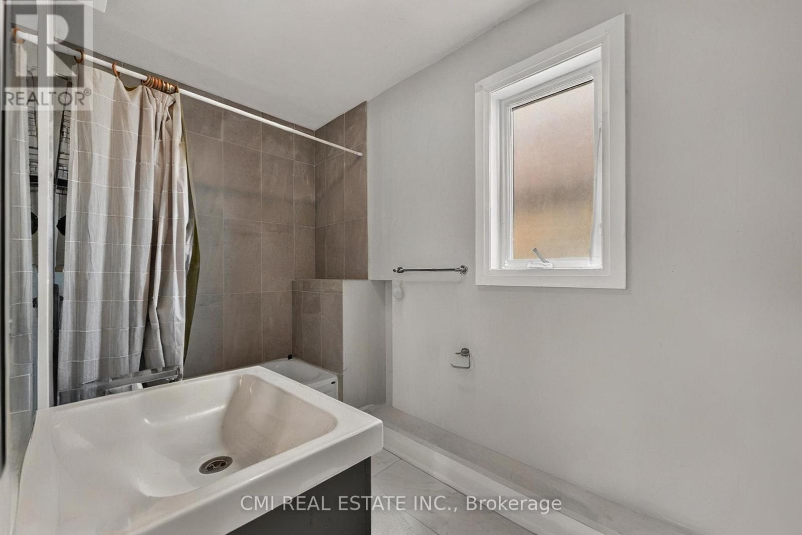20 Jeavons Avenue, Toronto, ON
