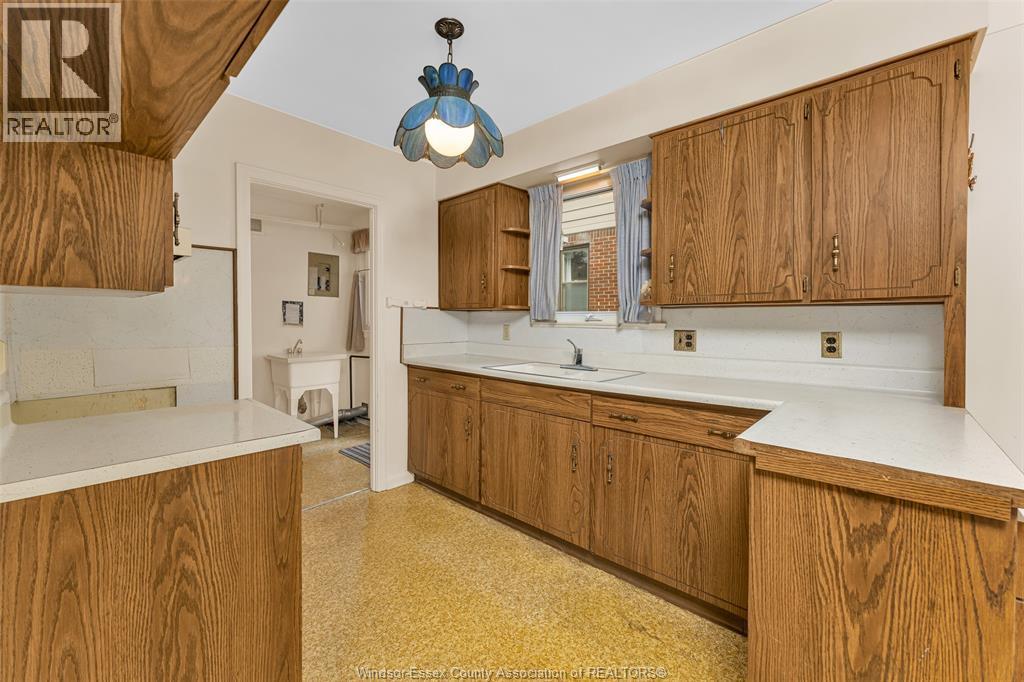 2032 Verdun, Windsor, ON