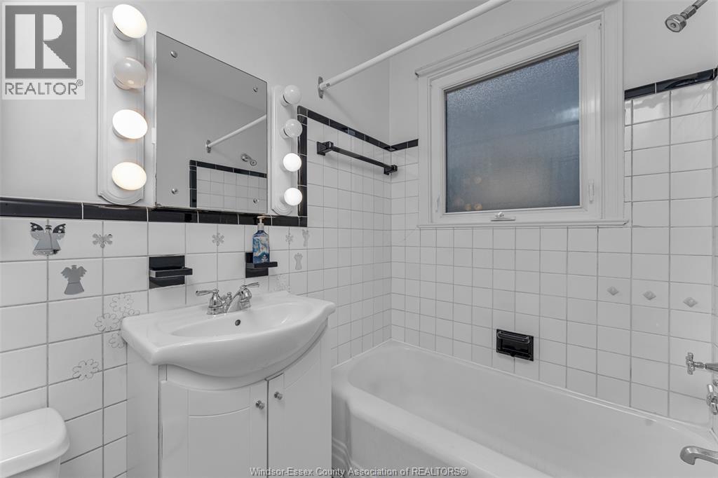 2032 Verdun, Windsor, ON
