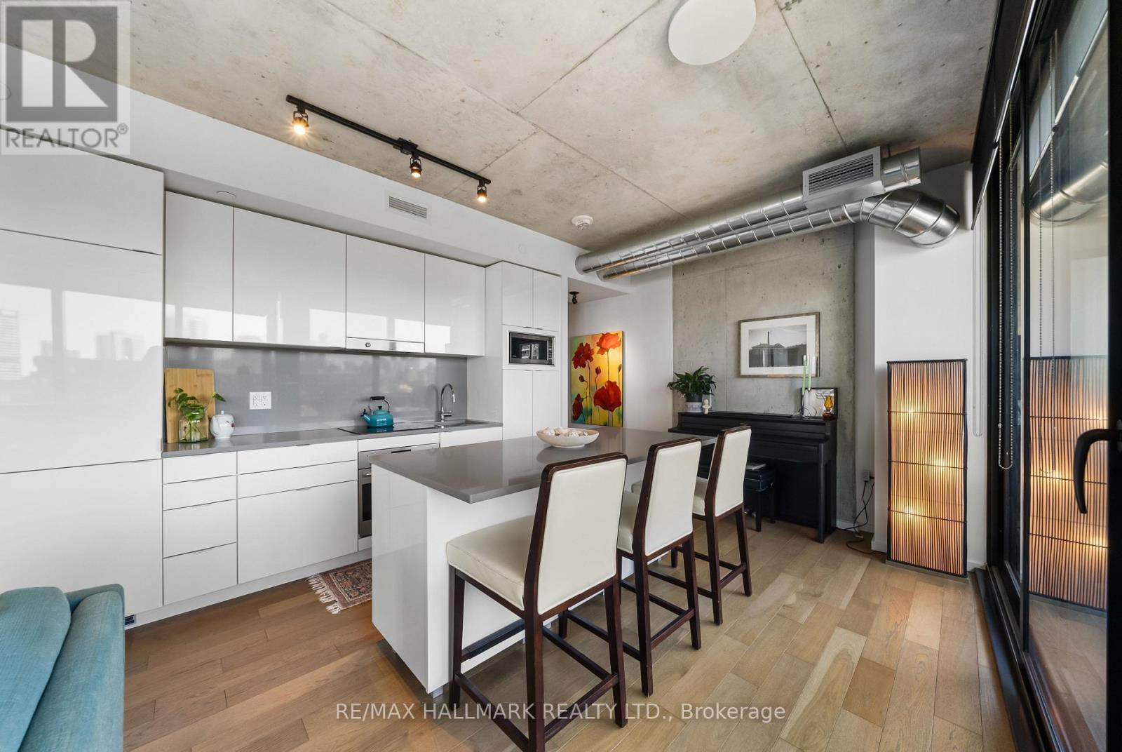 709 - 21 Lawren Harris Square, Toronto, ON