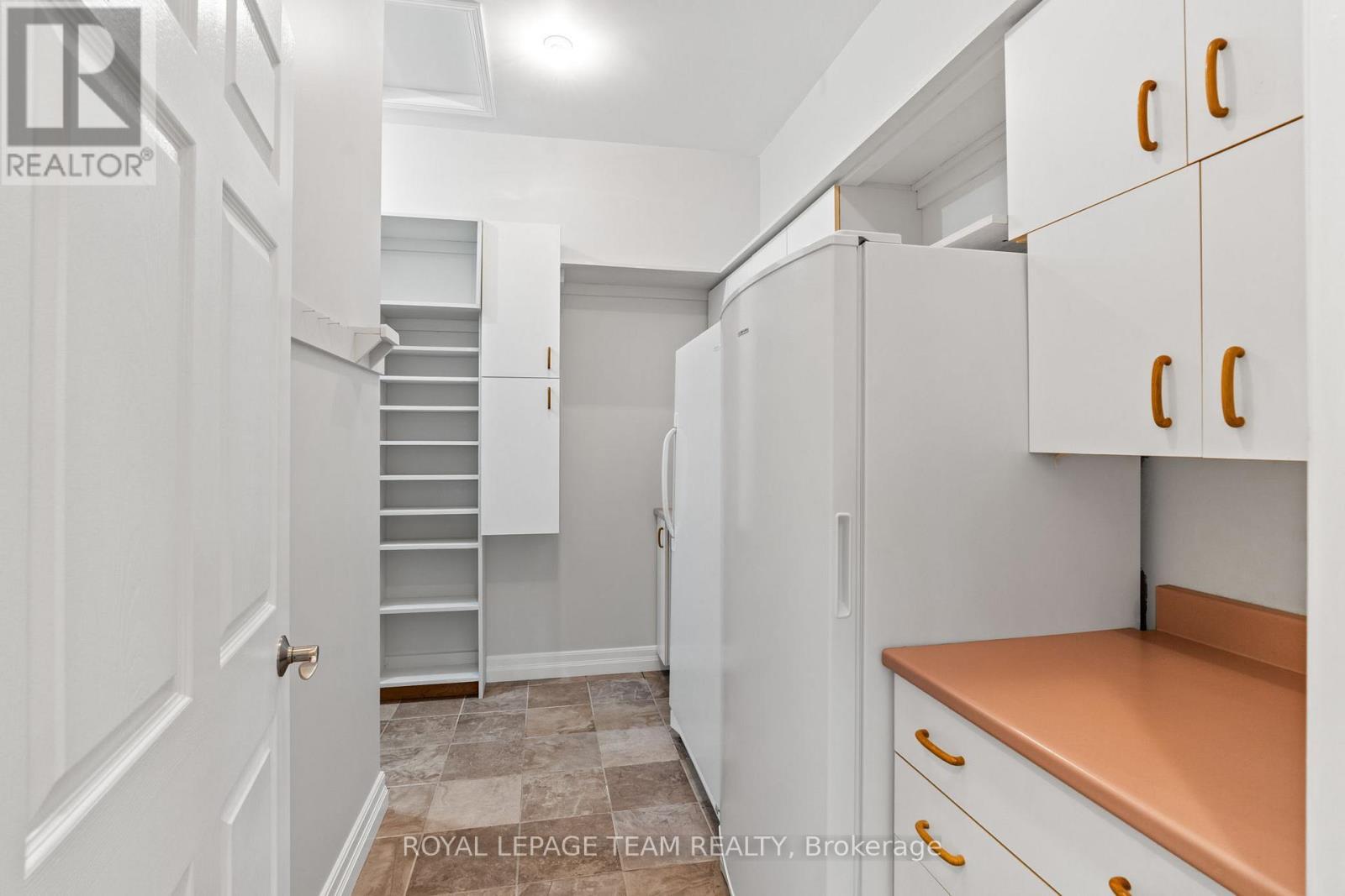 Main Floor Pantry/Storage - 1526 Carsonby Road E, Ottawa, ON