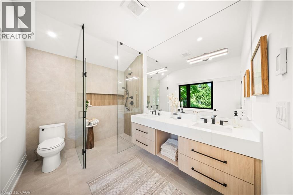 201 Trelawn Avenue, Oakville, ON