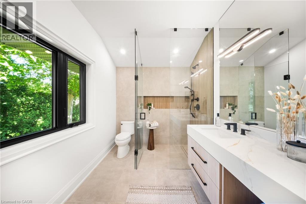 201 Trelawn Avenue, Oakville, ON