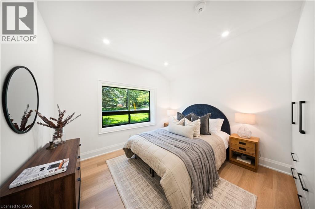 201 Trelawn Avenue, Oakville, ON