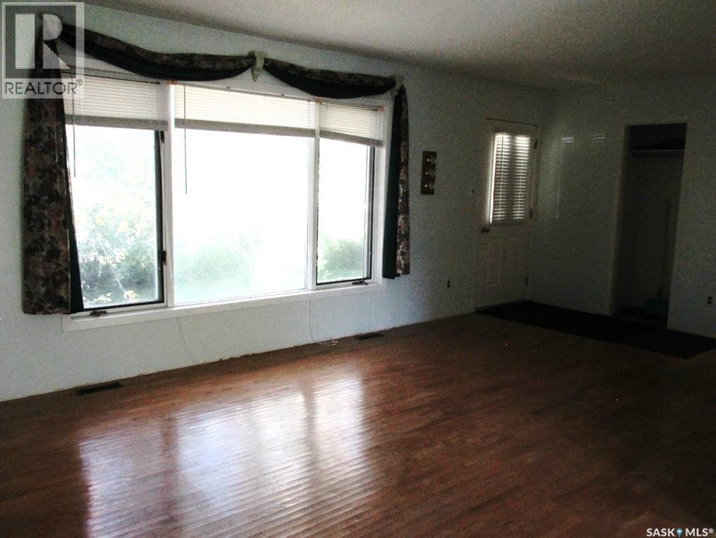 412 Guloien Avenue, White Fox, SK