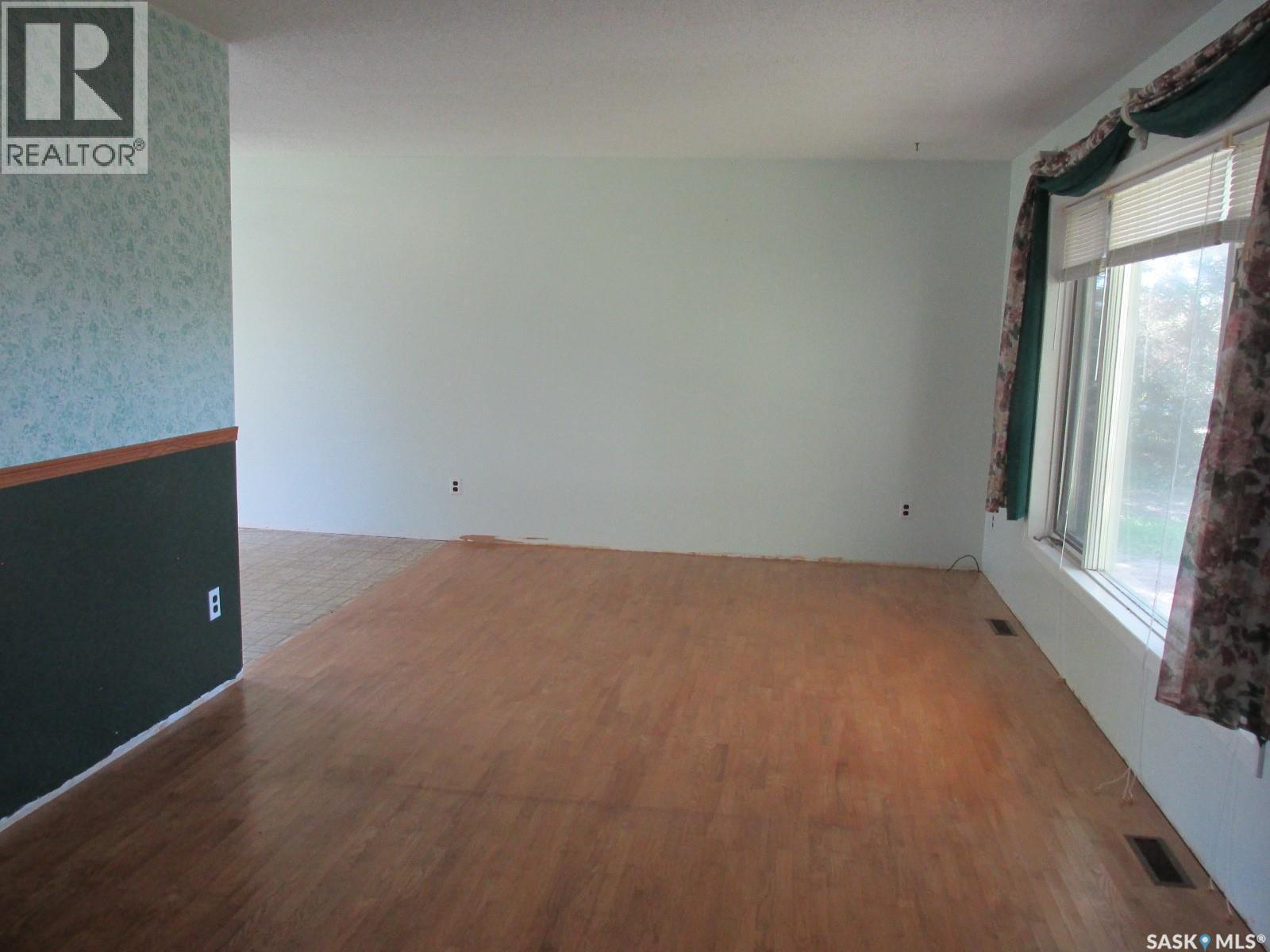 412 Guloien Avenue, White Fox, SK