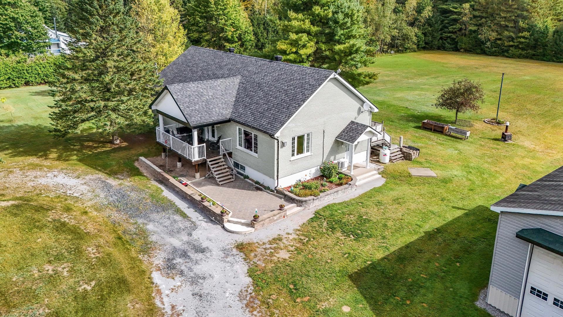Front of Structure - 344 Rue Daigneault, Saint-Théodore-D'Acton, QC