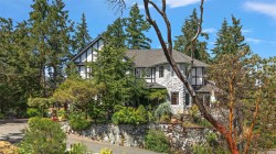 405 Coralee Pl Langford, BC V9B 6C4