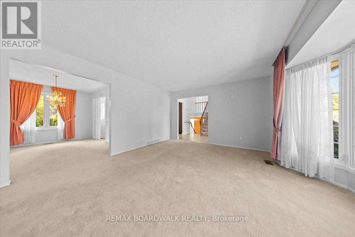 965 Cahill Drive W, Ottawa, ON