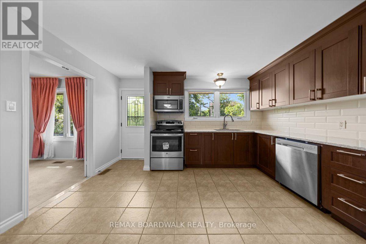 965 Cahill Drive W, Ottawa, ON