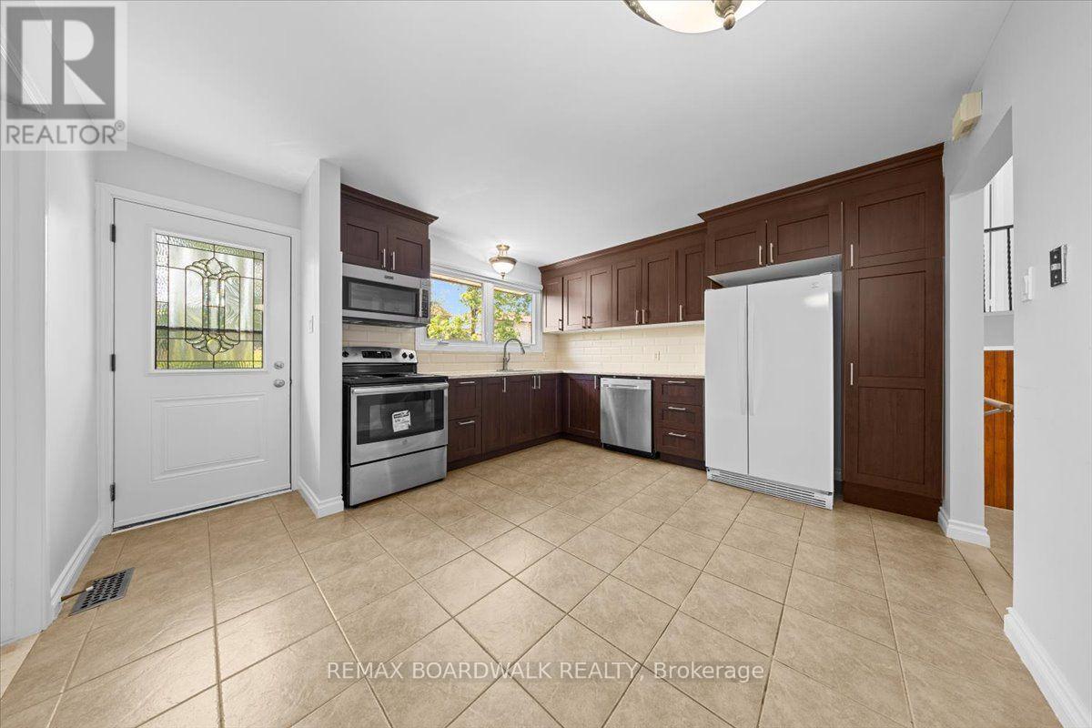 965 Cahill Drive W, Ottawa, ON