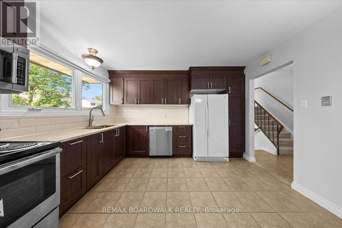 965 Cahill Drive W, Ottawa, ON