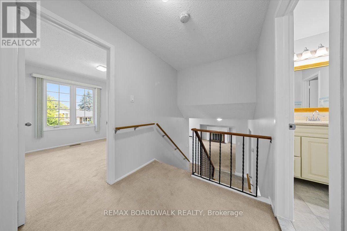 965 Cahill Drive W, Ottawa, ON