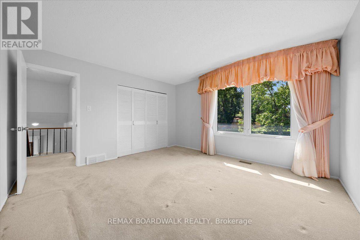 965 Cahill Drive W, Ottawa, ON