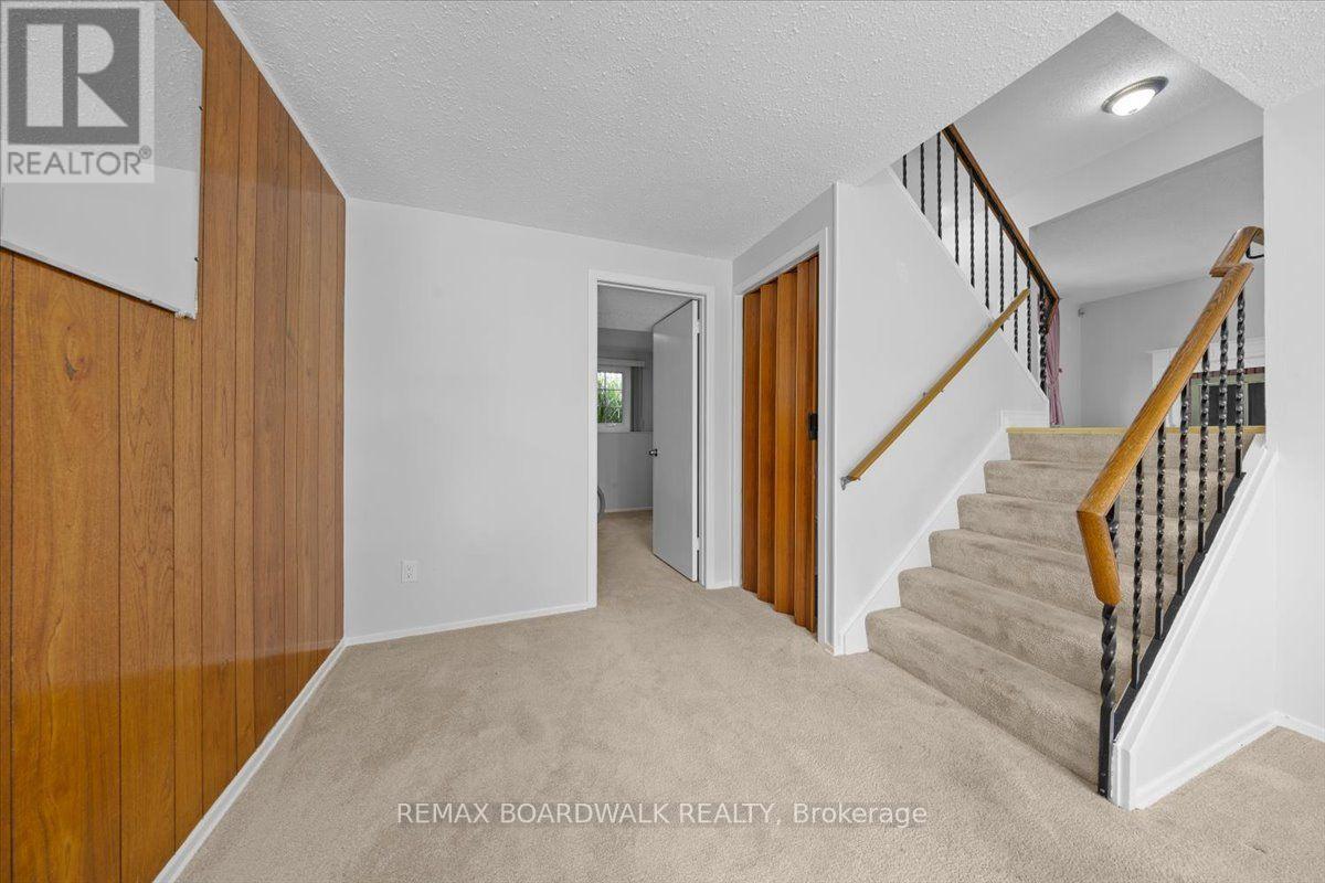 965 Cahill Drive W, Ottawa, ON